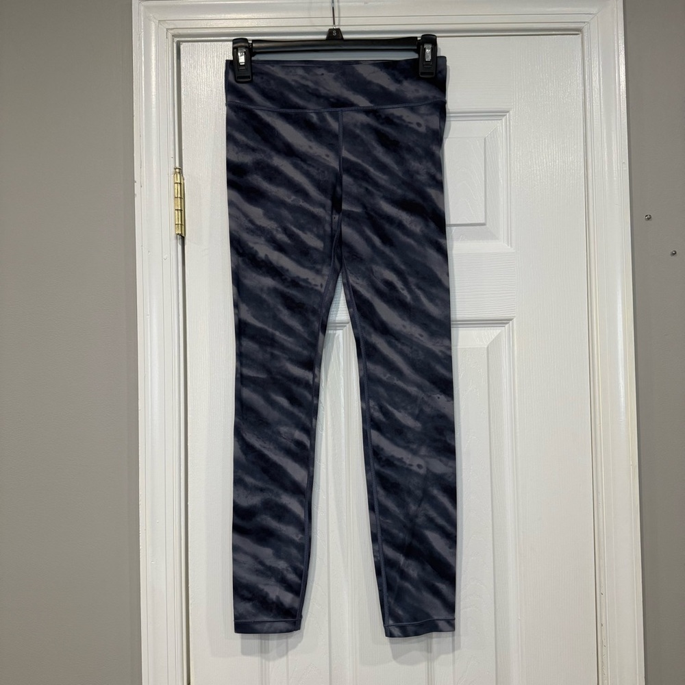 Athleta Girl Printed Chit Chat Tight Tie Dye Striped Leggings XL 14 Blue Gray